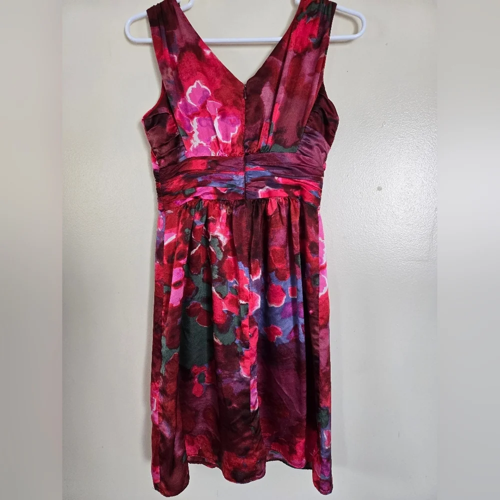 Banana Republic Silk Red Pink Floral V-Neck Sleeveless Dress Size 00P - Picture 3 of 5